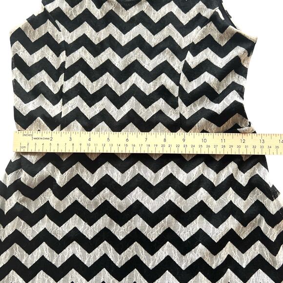Xhilaration Lace Dress Sleeveless Black White Chevron Stripes Size Large 10-12 - Picture 6 of 7